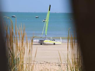  IZIBoat : un catamaran prêt à naviguer en 15...