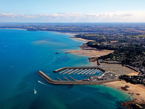 Escale à Saint-Quay-Portrieux, ville de départ de la 51e Solitaire du Figaro
