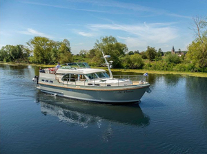 Nouveau Grand Sturdy 40.0 AC INTERO pour Linssen