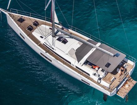 Luxe, performance, innovation, technologie : tels sont les adjectifs utilisés pour qualifier l'Oceanis Yacht 54. Nautisme Article