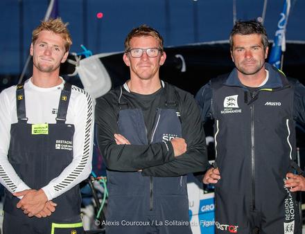 Le podium de la 1ere etape de la Solitaire du Figaro - 1er Xavier Macaire, 2eme Lois Berrehar et 3eme Alexis Loison Nautisme Article