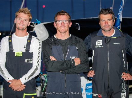 Le podium de la 1ere etape de la Solitaire du Figaro - 1er Xavier Macaire, 2eme Lois Berrehar et 3eme Alexis Loison Nautisme Article