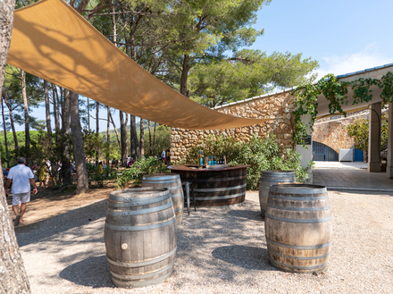 Entr&eacute;e du restaurant "Le poisson ivre de la Courtade"