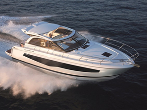 Jeanneau célèbre les 35 ans de sa gamme Leader