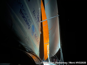 Vendée Globe : Sébastien Destremau à la vacation de 5h « mal au dos »
