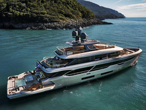 Benetti Oasis 40M M/Y REBECA se dévoile