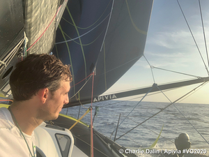 Charlie Dalin creuse l'écart !