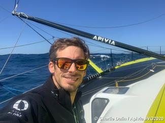 Vendée Globe : Escoffier en sécurité, Dalin en...