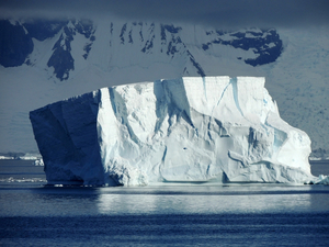 Zone d'Exclusion Antarctique : une surveillance spatiale en amont et pendant le Vendée Globe