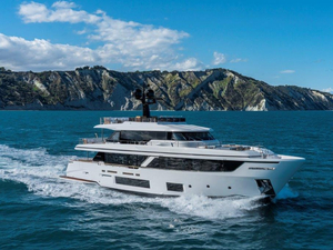 Custom Line présente la nouvelle Navetta 30 : « L'art du mouvement »