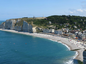 Noël : des Français moins nombreux à partir, le littoral préféré à la montagne