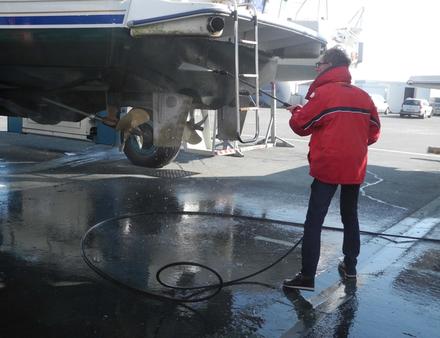 Nettoyage avant la pose des flaps Nautisme Article