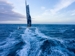 Avarie de safran de flotteur à bord du Maxi Edmond de Rothschild