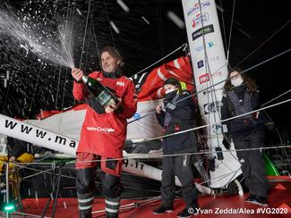 Yannick Bestaven vainqueur du Vendée Globe !