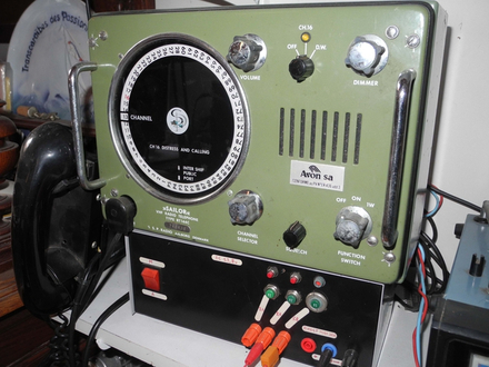 Cette VHF sans ASN peut rester à bord mais n'a aucune valeur Cette VHF sans ASN peut rester à bord mais n'a aucune valeur