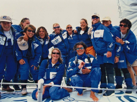 12 équipières de EF Education, de 8 nationalités differentes 12 équipières de EF Education, de 8 nationalités differentes