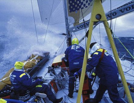 Equipage EF Education dans les mers du sud Nautisme Article