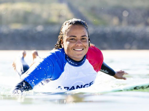 Surf : à La Réunion, Alice Lemoigne retrouve son terrain de jeu, à l'abri des requins