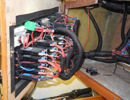 L'arrière du tableau électrique peut réserver quelques surprises Nautisme Article