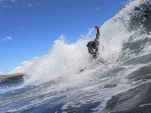 Le bodysurf au Cap, corps à corps épuré avec la vague
