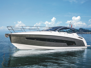 Azimut exposera l'Atlantis 45 équipé du système d'amarrage assisté Volvo Penta pour la première fois au salon de Palm Beach