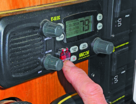 Bouton de détresse VHF ASN Nautisme Article