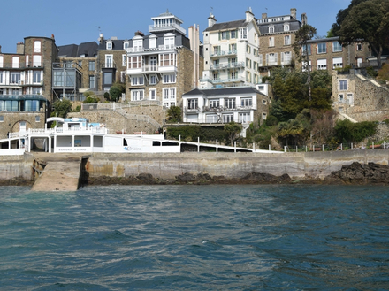 Cale des vedettes et de mise à l'eau Cale des vedettes et de mise à l'eau