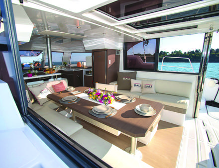Intérieur du Bali Catspace Nautisme Article