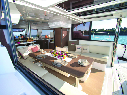 Intérieur du Bali Catspace Nautisme Article