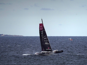 Sébastien Rogues et Ocean Fifty Primonial  au départ du 1er épisode du Pro Sailing Tour  à Brest du 19 mai au 23 mai