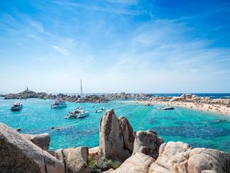 Îles Lavezzi : embarquement immédiat pour un...