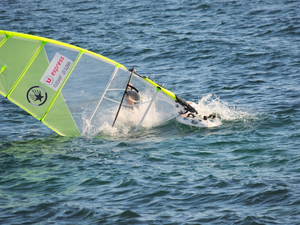 Coincé 17 heures en Méditerranée, un véliplanchiste raconte sa nuit d'angoisse