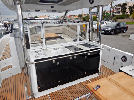 Cuisine extérieure bien dotée Cuisine extérieure bien dotée