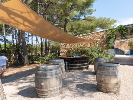 Entrée du restaurant "Le poisson ivre de la Courtade"© Sophie Savant-Ros