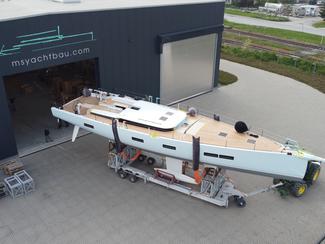 YYachts continue dans sa lancée et met à l'eau...