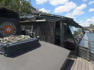 Les Bateaux Parisiens voguent à nouveau sur la Seine pour le plaisir exclusif... des Parisiens