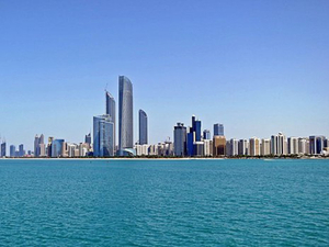 L'émirat d'Abu Dhabi offre des vaccins anti-Covid aux touristes