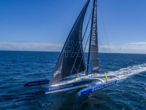 Le Maxi Trimaran Banque Populaire XI fait escale à Marseille jusqu'au 4 juillet 