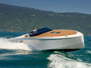 Frauscher 1212 Ghost, un day-boat racé et stylé