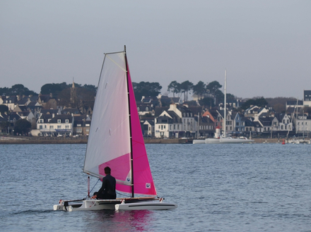 A la Trinité, trimarans de 14 et de 70 pieds se croisent A la Trinité, trimarans de 14 et de 70 pieds se croisent