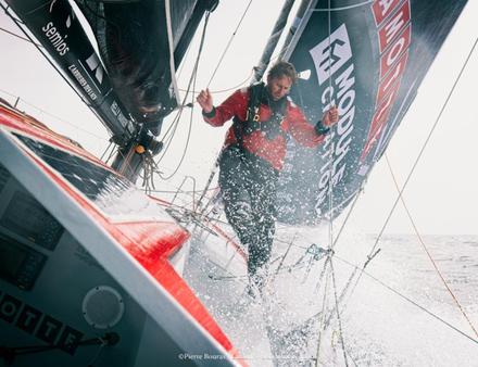 A bord de Lamotte Module Création, Luke Berry a remporté la dernière édition de la Rolex Fastnet Race. Nautisme Article