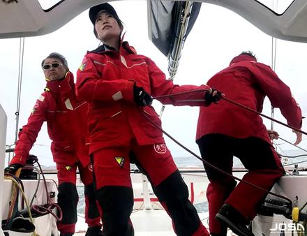 Hiroshi Kitada et Arisa Moriya à bord du Class40 Kiho Nautisme Article