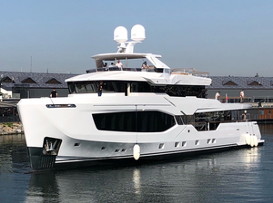 Numarine a lancé le premier superyacht d'expédition 37XP, prêt à faire ses débuts mondiaux à Cannes