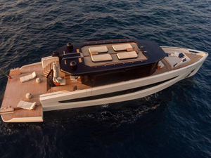 Avant-première mondiale très attendue de l'Evo V8 au Yachting de Cannes