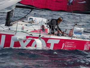Solitaire du Figaro : problème de pilote pour Leboucher et ofni pour Dorange