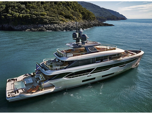 Benetti au Cannes Yachting Festival 2021 avec l'avant-première mondiale du Motopanfilo 37M