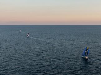 Solitaire du Figaro : lente progression au...