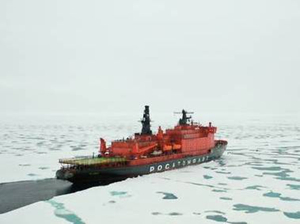 Aux abords du pôle Nord, la glace témoin et victime du réchauffement climatique