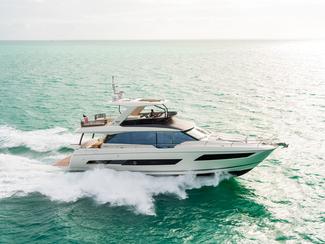 Essai Prestige 690 : l'art du yachting made in...