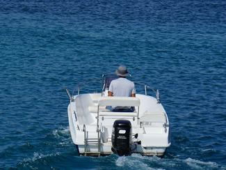 Panique à bord : mon moteur ne crache pas d'eau